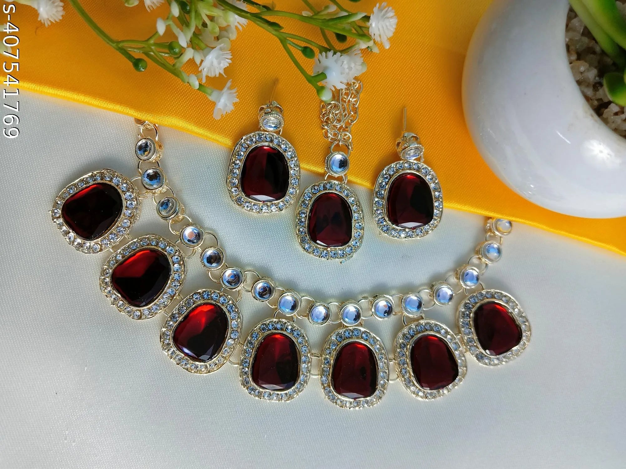Graceful Kundan Radiance Necklace Set with Color Variants