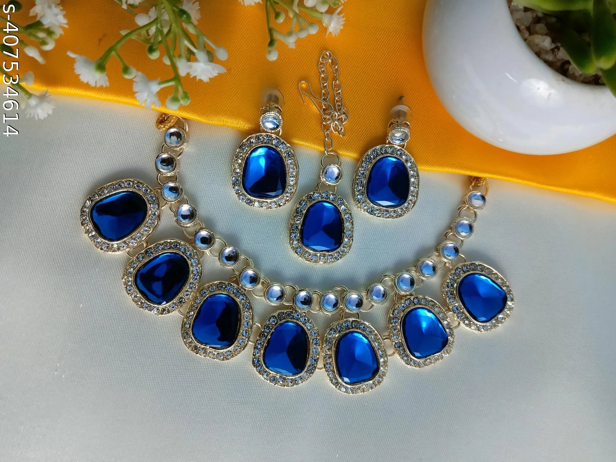 Graceful Kundan Radiance Necklace Set with Color Variants