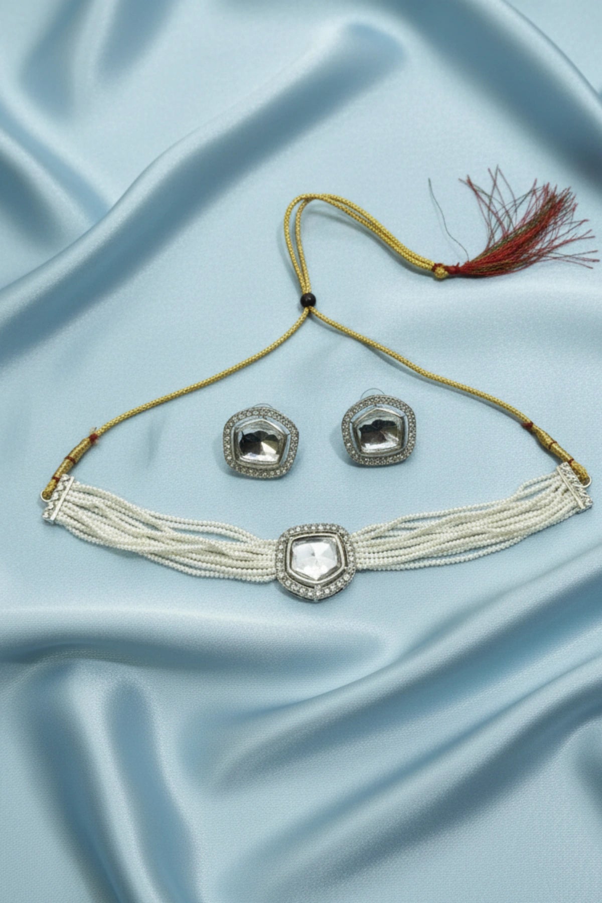 (NL-10) Graceful Pearl Strand Choker with Mirror Charm