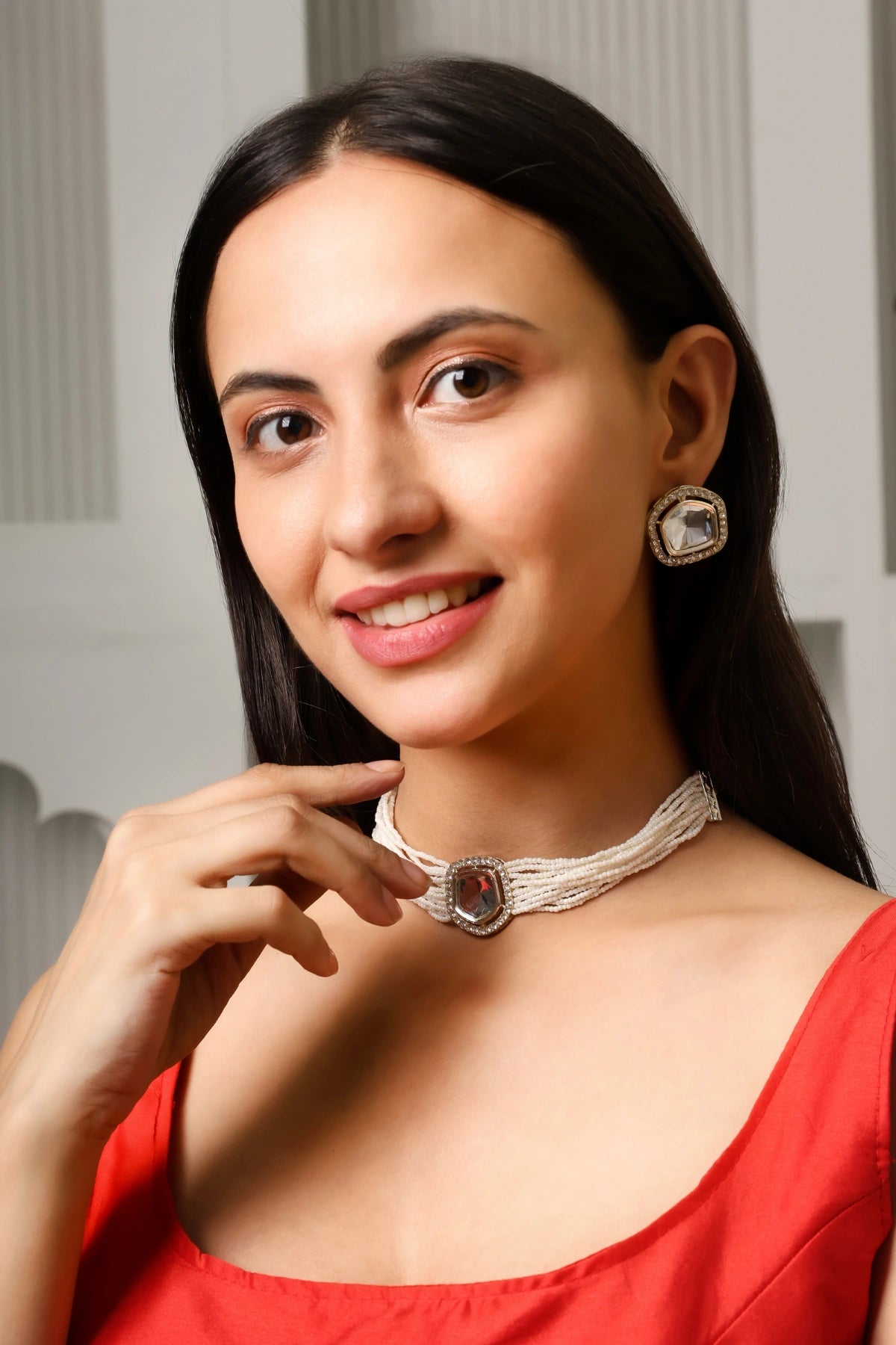 (NL-10) Graceful Pearl Strand Choker with Mirror Charm