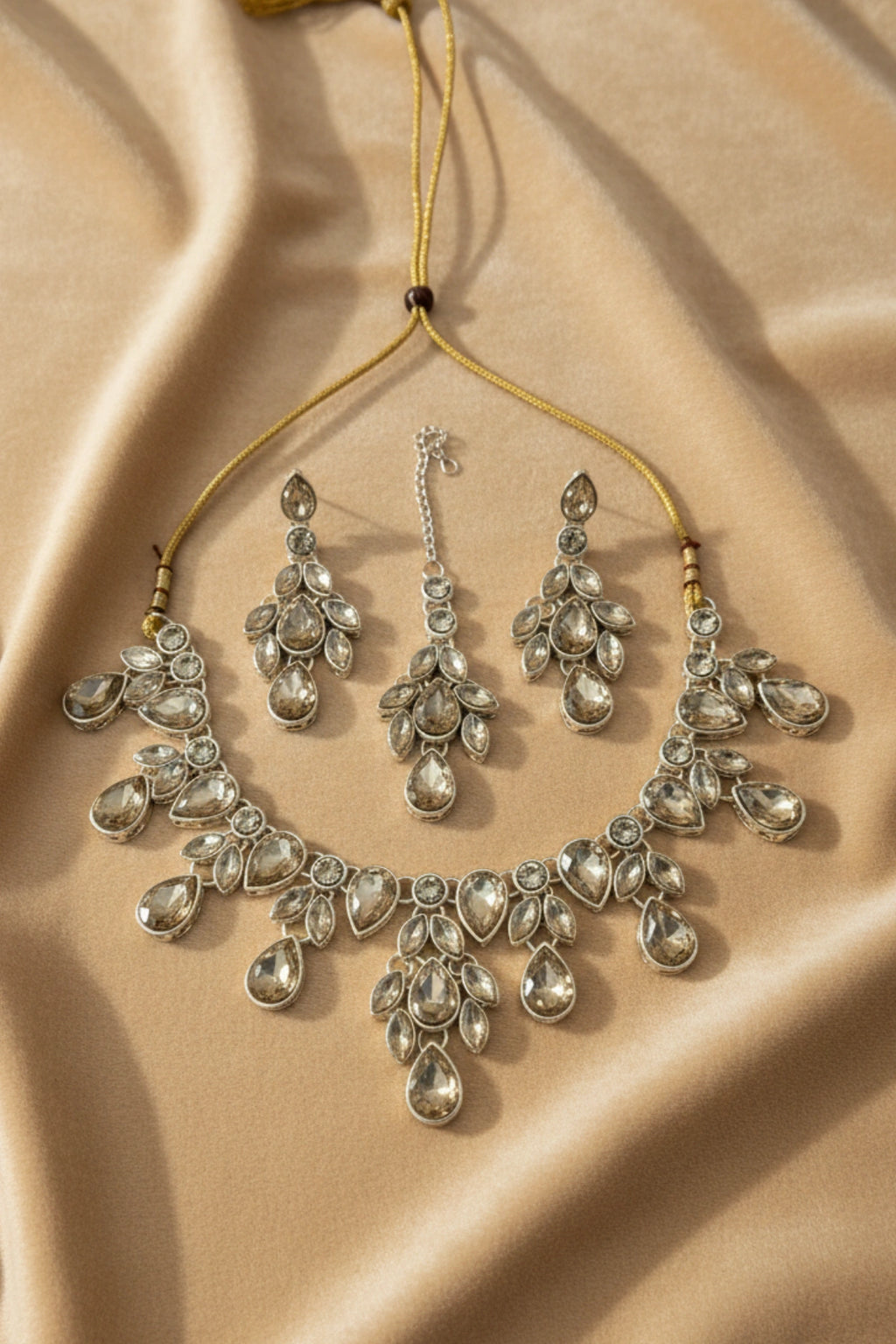 (NL-14) Radiant Teardrop Kundan Necklace Set for Festive Glow