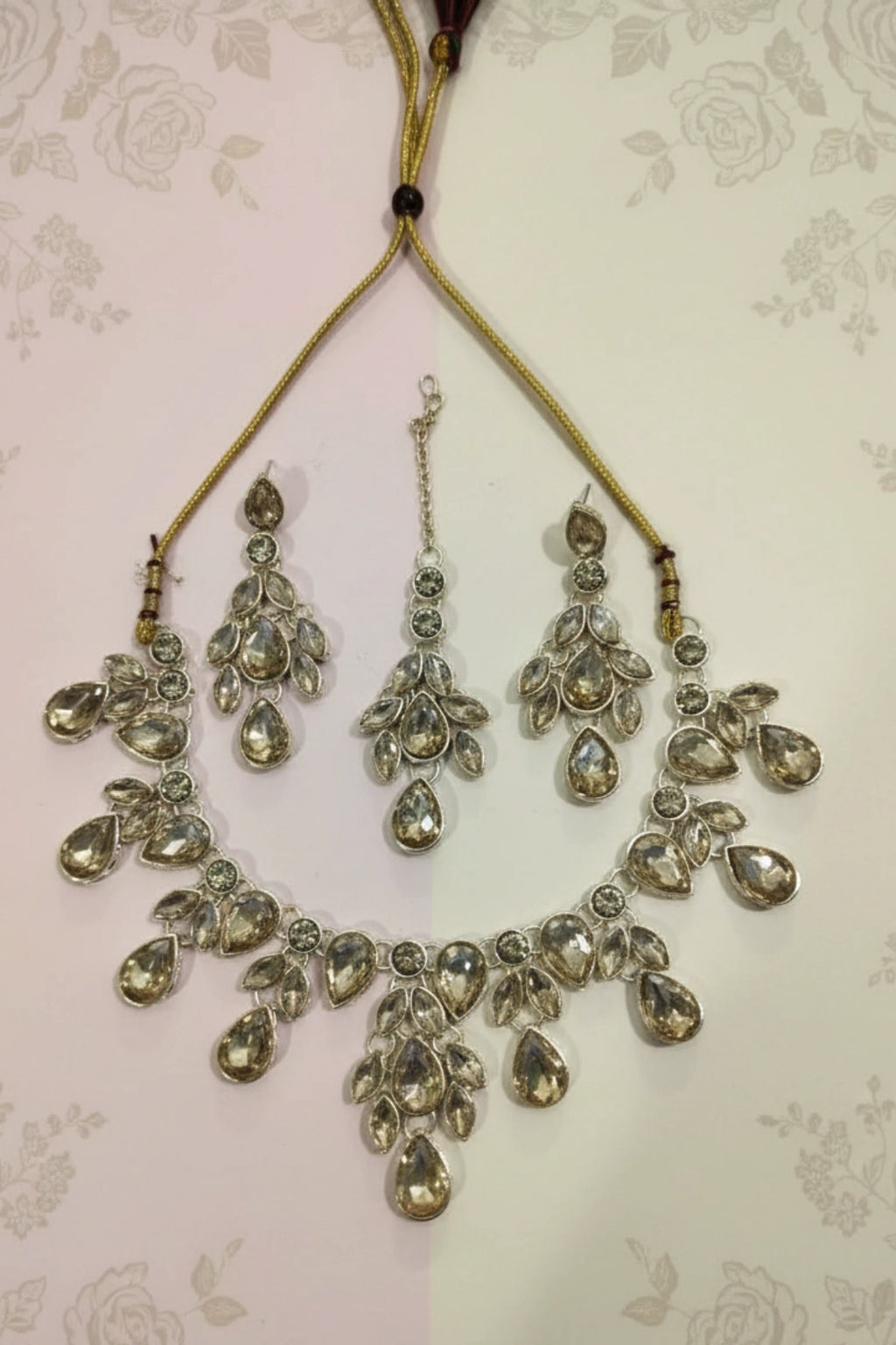 (NL-14) Radiant Teardrop Kundan Necklace Set for Festive Glow