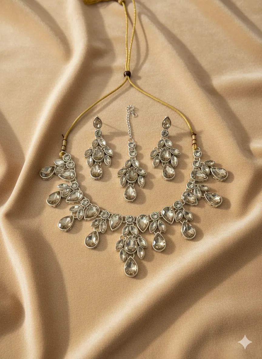 Radiant Teardrop Kundan Necklace Set for Festive Glow