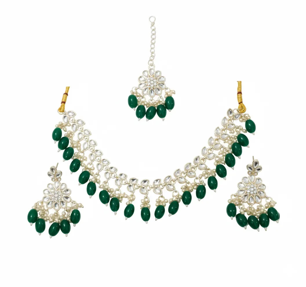 Emerald Radiance Kundan Necklace Set with Maang Tikka