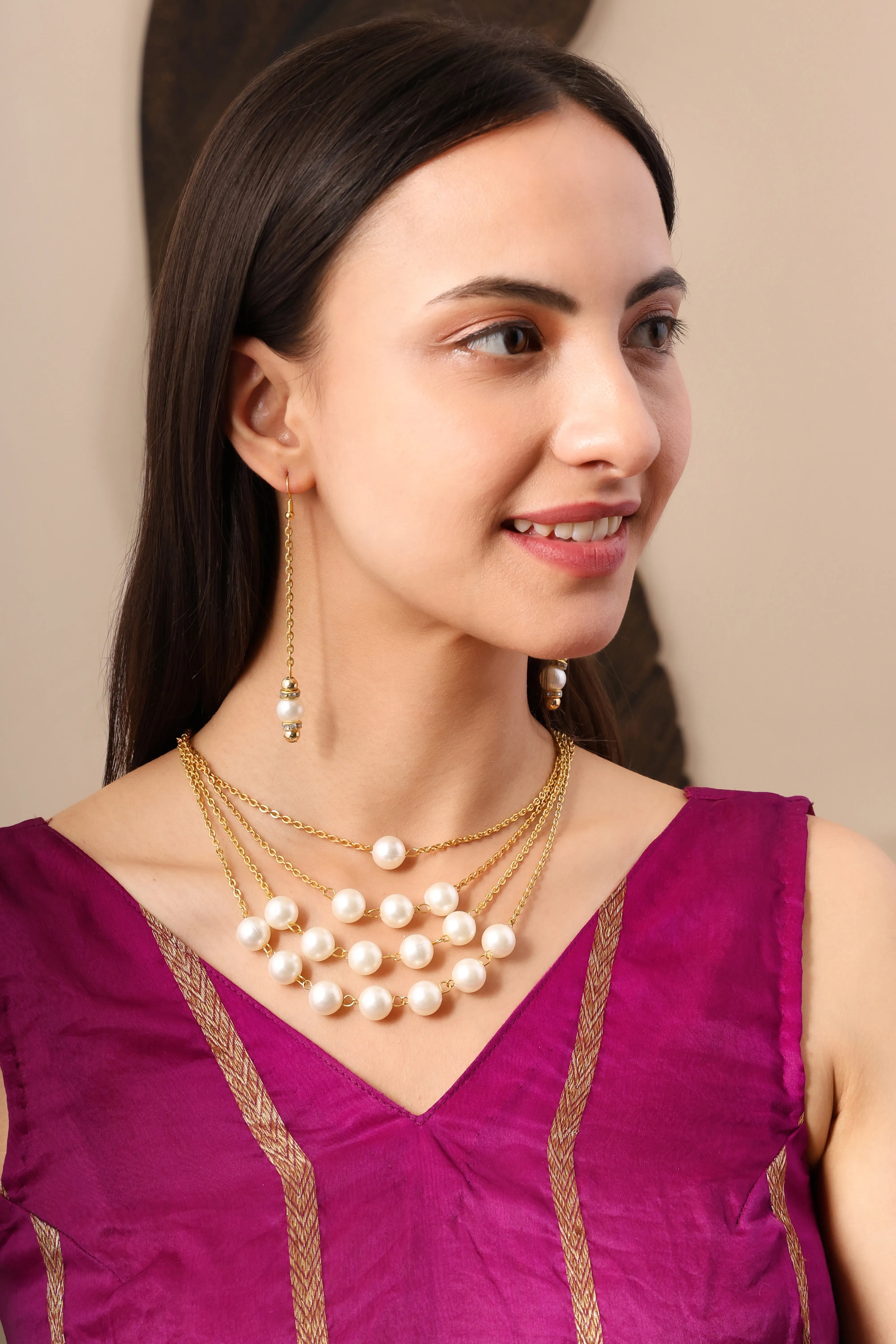 Graceful Pearl Choker Necklace Set with Earrings