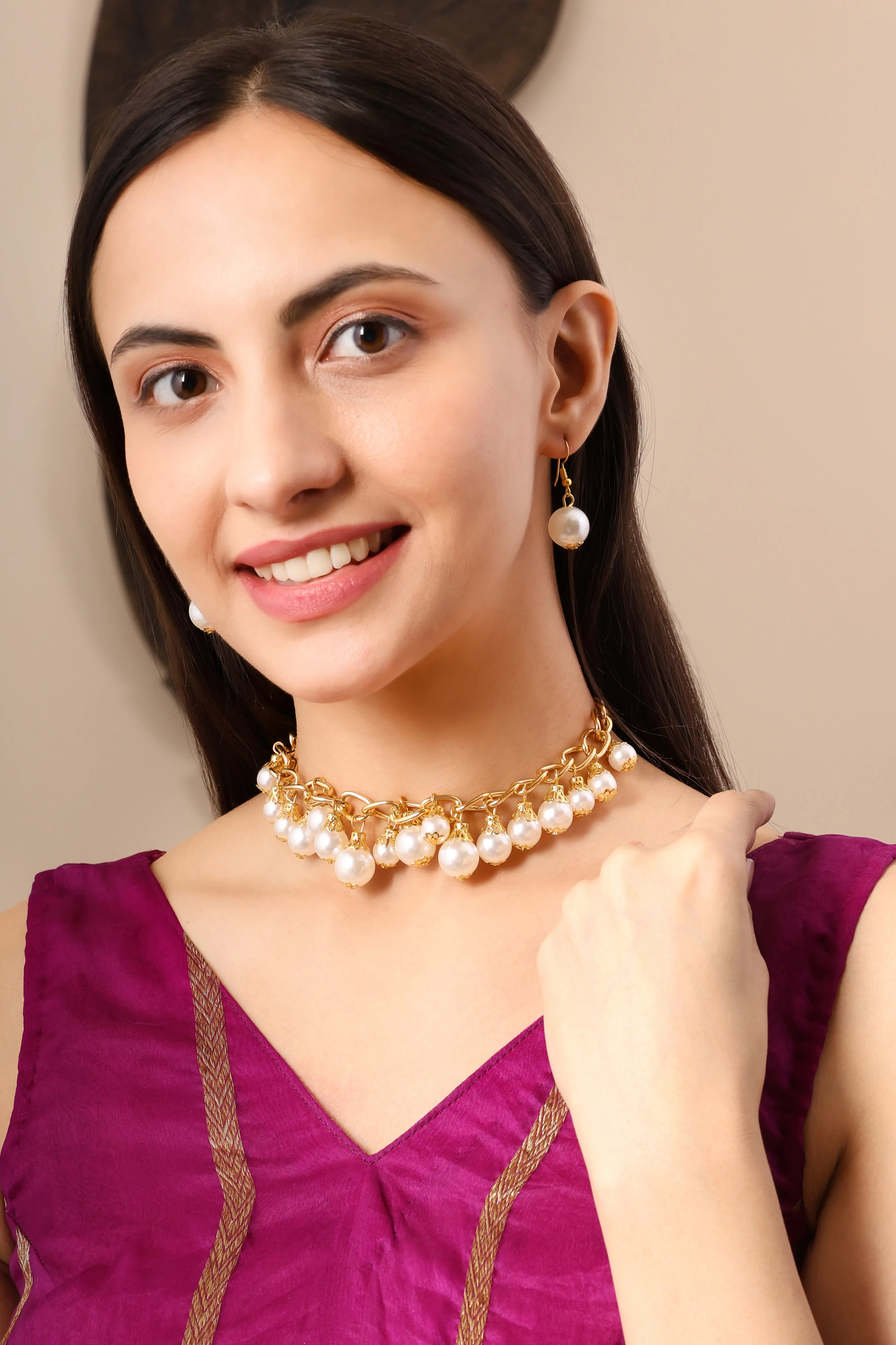 Radiant Pearl Choker Necklace Set with Earrings