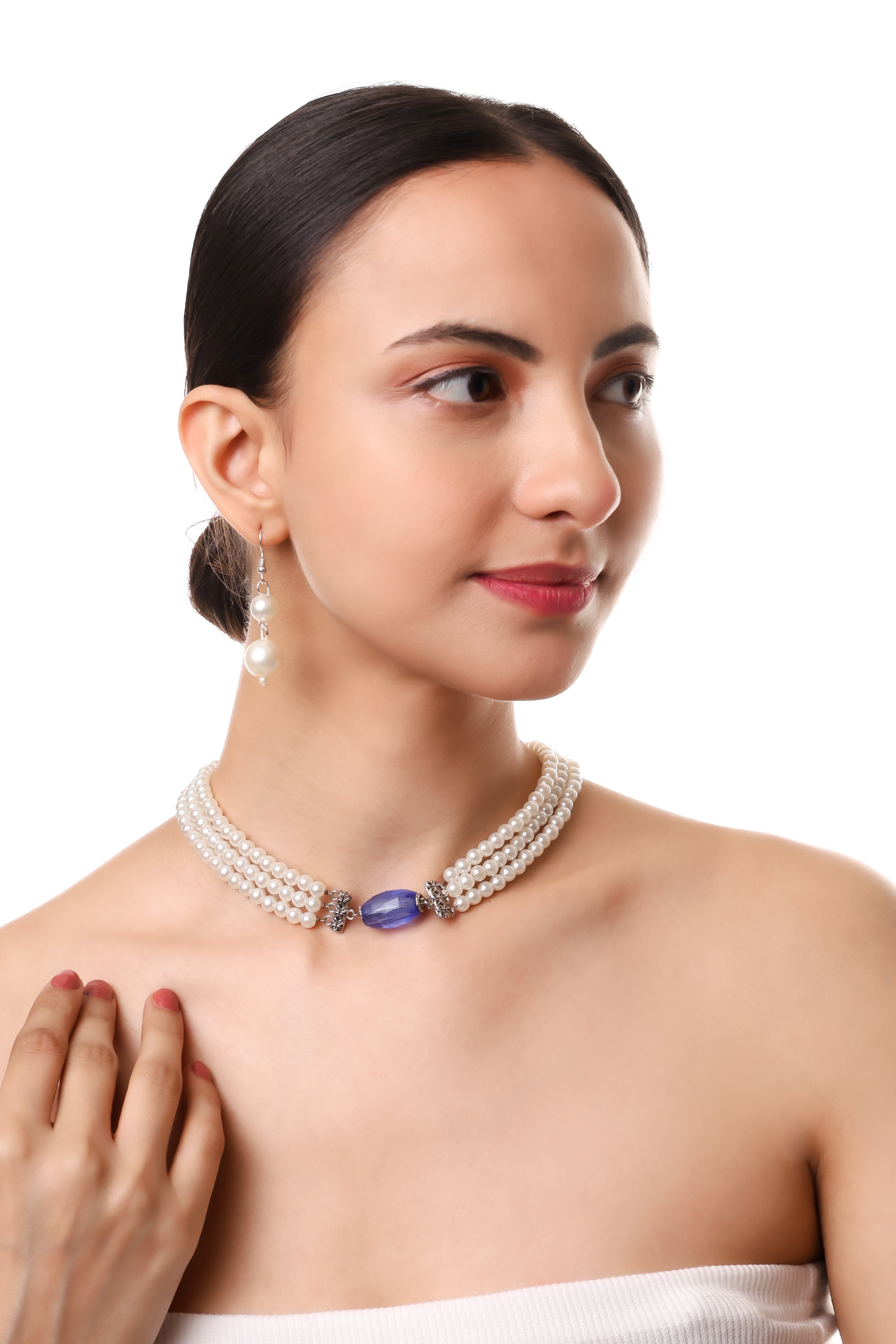 Eternal Pearls: Choker Set for Lasting Elegance