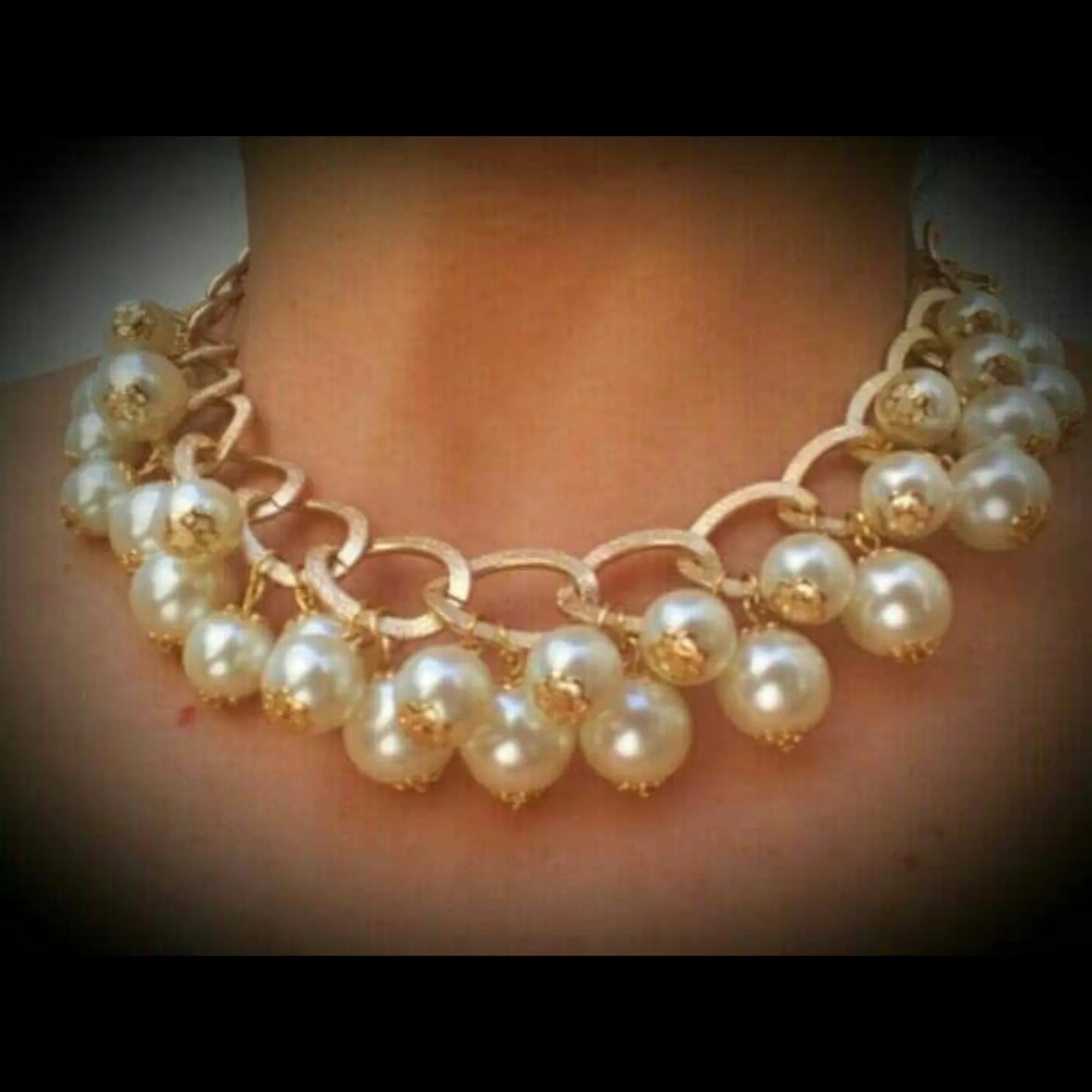 Serene Pearl Choker Necklace Set with Earrings