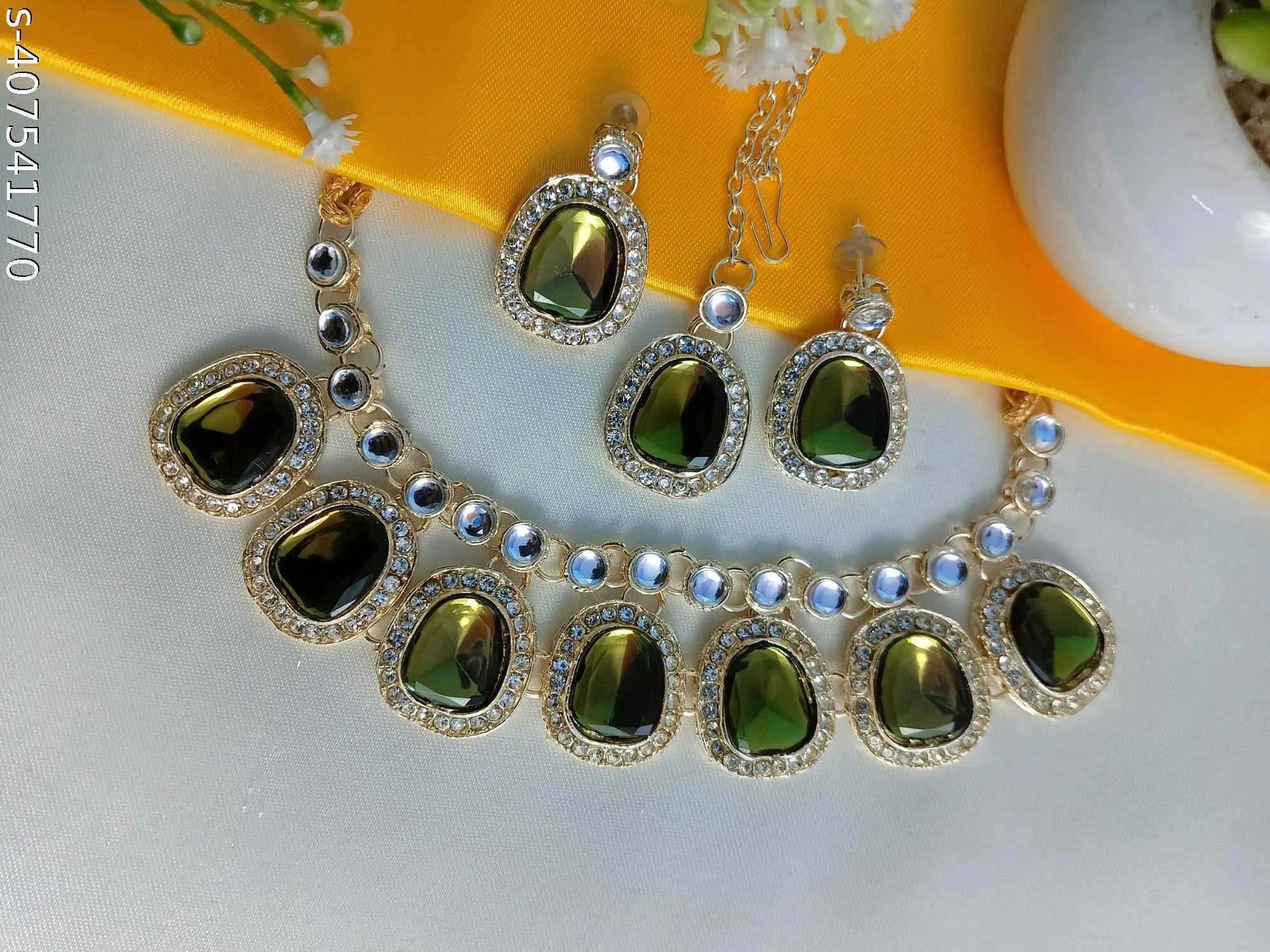 Graceful Kundan Radiance Necklace Set with Color Variants